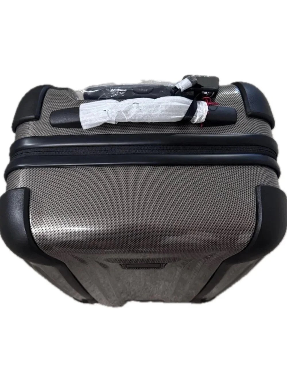 TUMI Vapor International Carry-On Luggage Hardside 22